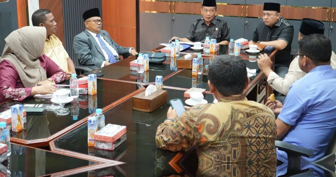 BK DPRD Sumbar Perkuat Disiplin Anggota, Kehadiran dan Etika Berpakaian Jadi Sorotan
