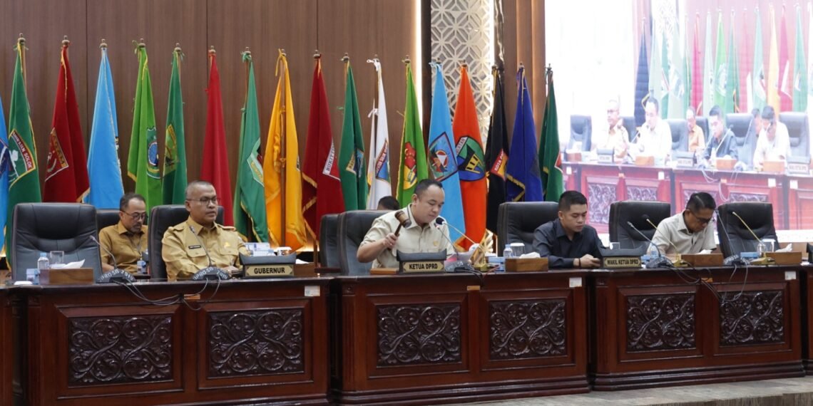 Belanja Naik Rp570 Miliar, Pendapatan Hanya Bertambah Rp315 Miliar: DPRD Sumbar Soroti Defisit APBD Perubahan 2026